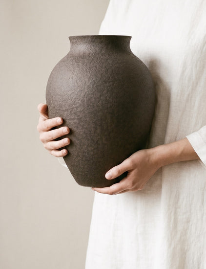 Knabstrup Keramik K1095 1 Knabstrup Vase Soft Bark 2 AI Assisted